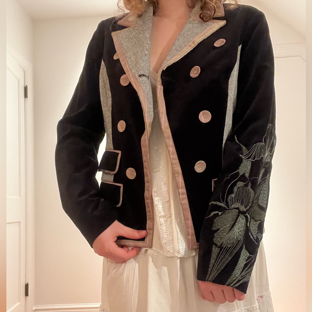 Velvet Detailed St. Martins Designer Blazer